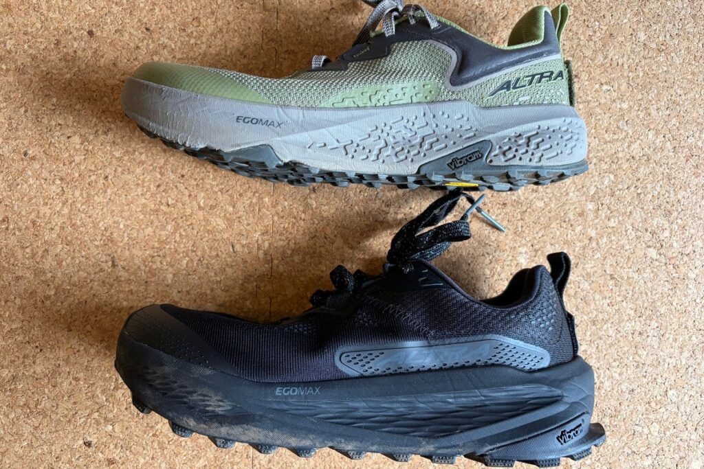 ALTRA TIMP 6とOLYMPUS 7を真横から並べてソールの厚みを比べた写真