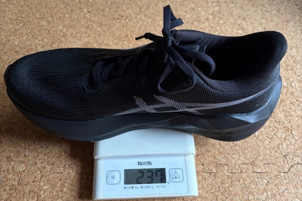 ASICS NOVABLAST 6の26.0cmを量った実測重量237g